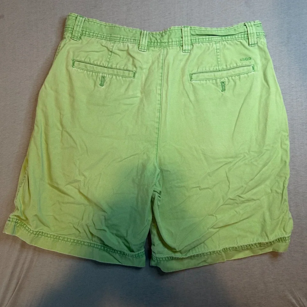 IZOD Saltwater Chino Shorts Mens 34 Lime Green Cotton Twill Flat Front Casual